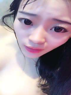 膚白女友調整鏡頭角度吃棒棒 yayhee