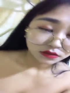 女仆双马尾小萝莉穿着白丝被爆操!