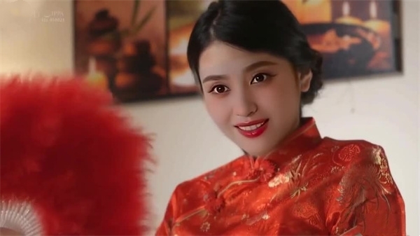 1.3K 28:16HD探花鲁班七号约了个在酒吧上班的妹妹,妹妹今年刚20岁身材苗条,胸不大和身材匹配,做的非常配合