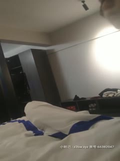 大奶清純美眉 突然射人家一臉有那麽好玩嗎 笑的這麽開心 技術太好了 控制不住啊