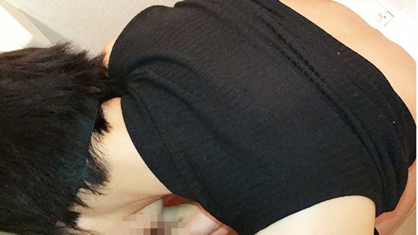 性感苗条女大学生 掰开小逼疯狂揉搓获得高潮快感