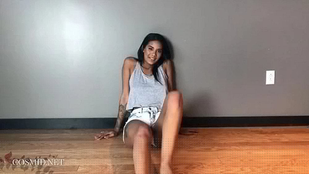 【今日福利】 极品少萝小母狗『KAKA』超嫩萝莉露脸美少女调教啪啪啪，纯享视频版自整理，又漂亮又骚的小母狗(12V) [10:37]