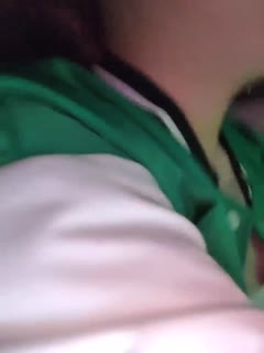 酒吧女厕全景偷拍醉酒小姐姐垃圾桶里捡了2次纸巾第一次闻了一下第二次擦完鞋子又擦逼