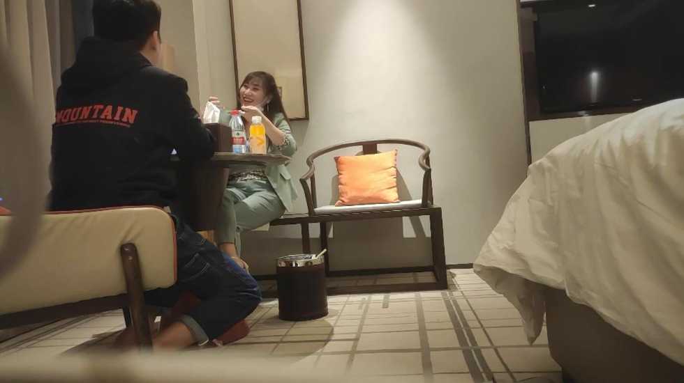 大象号真实搭讪系列UNA的甜美逆袭