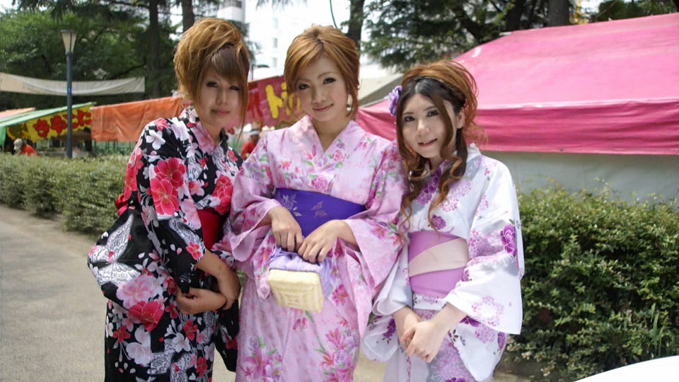 近拍互动撩骚 丰臀巨乳骚货淫声浪语，假屌爆操掰穴高潮实录