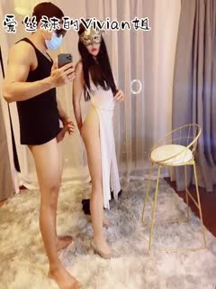 小马丶寻花深夜寻欢 齐B牛仔短裤掰开嫩穴揉搓自慰，镜头前淫水直流！