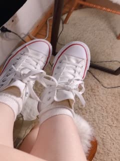 巨乳学妹发骚 乳夹调教无毛白虎玩到高潮