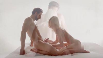 极品反差女大学生宾馆约啪 白丝跪舔蛋蛋深喉 敏感骚逼后入喷水内射 淫荡叫声让人兴致勃勃还想再战100回合