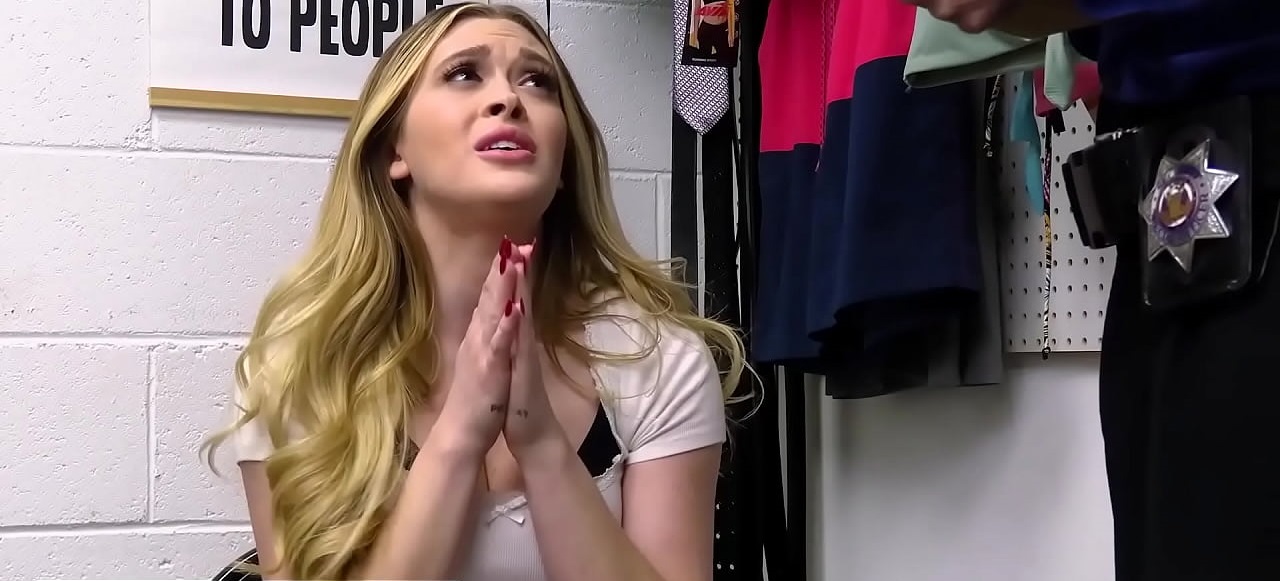 【免费精品】【泄密流出】广州极品美女公务员私拍泄密！颜值很扛打也是相当骚气反差感十足！ [10:54]