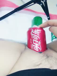 马赛克 PRED843 一天早晨，出差时，我发现一位赤裸的初级同事坐在我旁边。他平时很冷漠、调皮，但突然变得亲昵和温柔，似乎我们发生了性关系，我们的鸡巴太合拍了，我忽略了妻子的电话，留宿一晚，和她发生了婚外情，留下了内射的记录。柚璃叶嘉莲