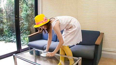 MILK280 出现在会场的是一位相貌平平的戴眼镜家庭主妇 本以为今天会是个小姐，没想到她的G罩杯美胸和浓密的头发真是绝配！