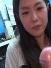 小姐姐被操哭叫得撕心裂肺边哭边擦眼泪的同时还等待被插入更多?