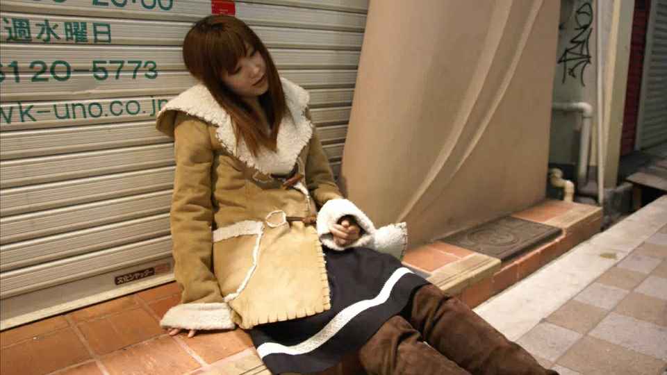 极品女神下海！水晶巨根狂捅粉嫩白虎穴，插到潮喷失禁淫水四溅，骚穴湿透浪叫连连！