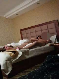 印度尼西亚极品嫩妹 Cella 甜美自拍视频泄露 揉捏玩弄傲人巨乳 抠穴吐舌极致诱惑！