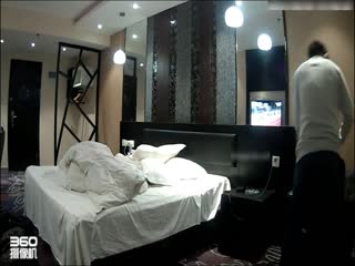 安徽大学生 徐薇 性爱视频大曝光 身穿洛丽塔口交 全程不停埋冤鸡巴太小 对白滑稽搞笑！