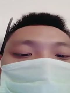 昆明城市学院小情侣户外激情野战 狗男女为寻刺激互相安慰 当众口交骑乘性爱 年轻人玩的真开放啊！