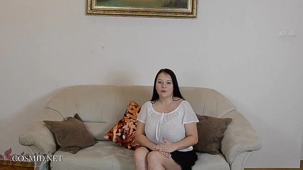 【萝莉母狗】绝美可爱小萝莉被大鸡巴男疯狂后入痛的快哭了