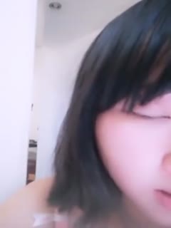 【PUA泡妞实战】小伙套路两嫩妹喝酒撸串聊天谈人生通过玩色情游戏带气氛妹子来大姨妈也被小伙搞定当着闺蜜面被无套内射