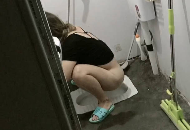 海角社区.偷拍妈妈洗澡给妈妈灌醉强上