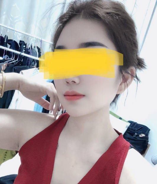 海角社区.白嫩花店老板娘初体验很有做M的潜质伸着舌头接精太绝了